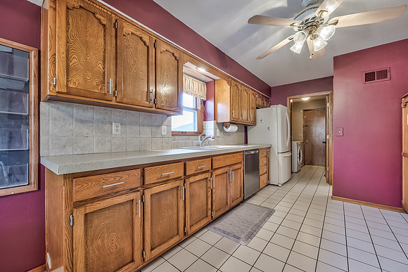 3836NEEllisonDr-18