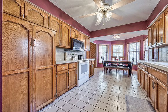 3836NEEllisonDr-21