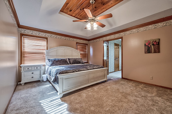 3836NEEllisonDr-24