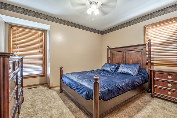 3836NEEllisonDr-27