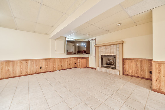 3836NEEllisonDr-31