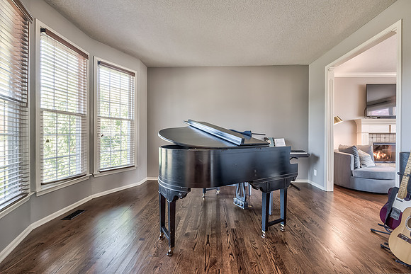 13801MeadowLn-10