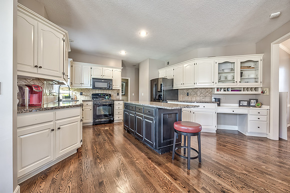 13801MeadowLn-20