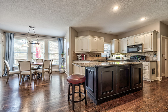 13801MeadowLn-21