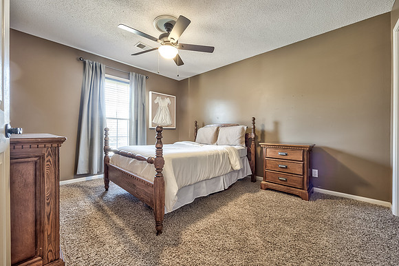 13801MeadowLn-40