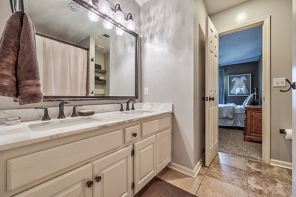 13801MeadowLn-42
