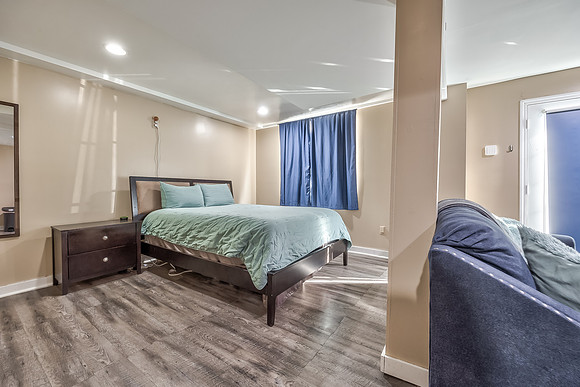 5635WebsterST-19