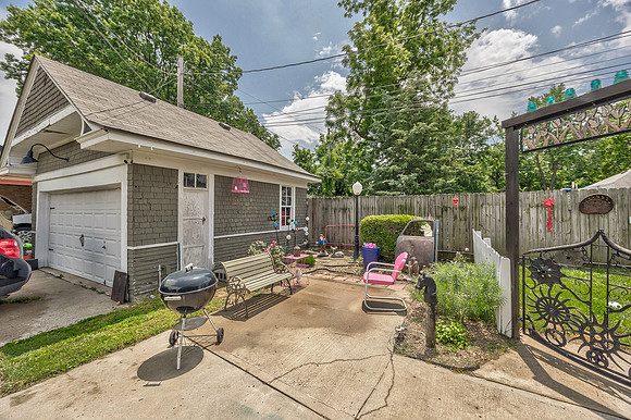 11211EWinnerRd-8