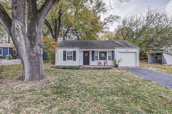 8318Douglas-1