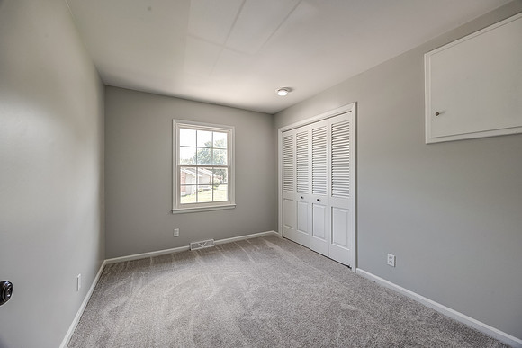 5624LocustAve-2