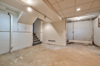 6136NewtonSt-2