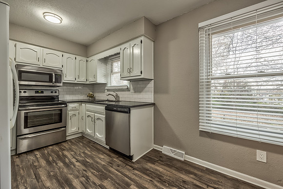 6136NewtonSt-10