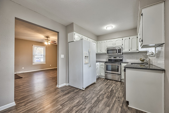 6136NewtonSt-11