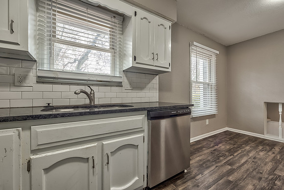 6136NewtonSt-12
