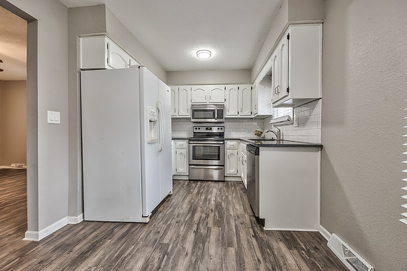 6136NewtonSt-14