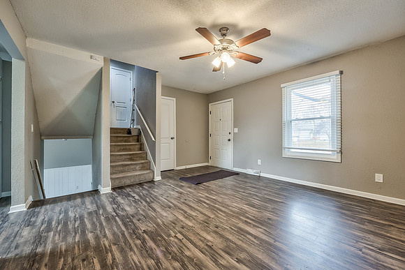 6136NewtonSt-17