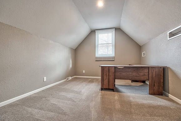 6136NewtonSt-23