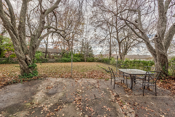 6136NewtonSt-27