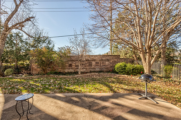 12212BirchST-40