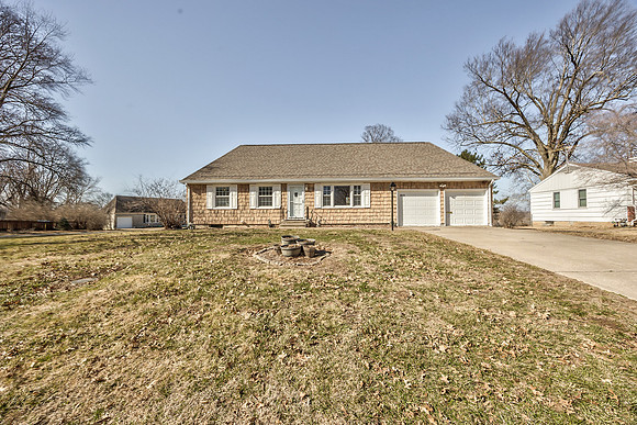 9010WesternHillsDr-42