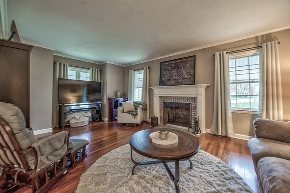 6810HawthorneAve-13
