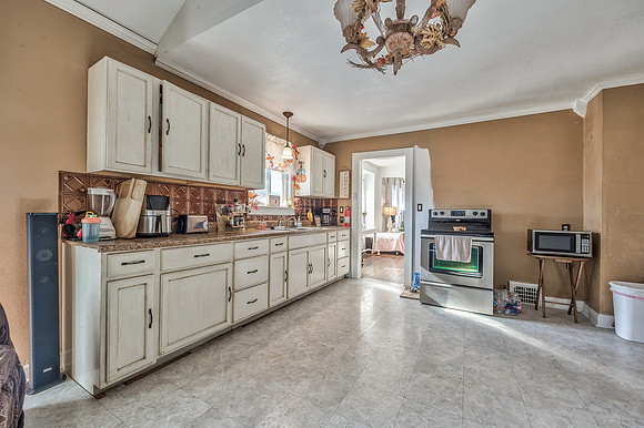 485DonnellyAve-15