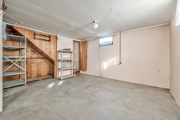 817SWPleasantDr-19