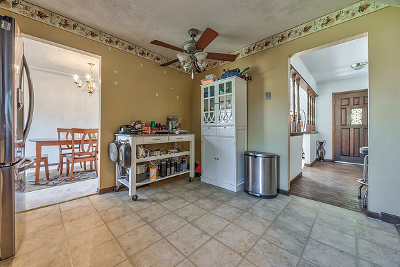 405SMontclaireDr-8