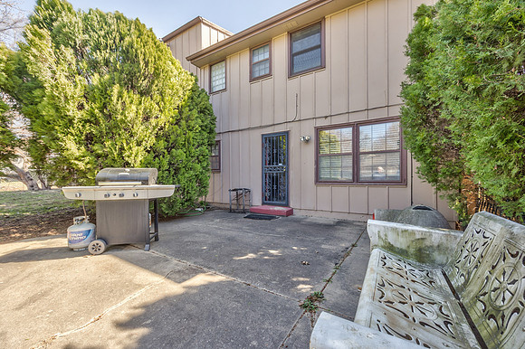 405SMontclaireDr-21