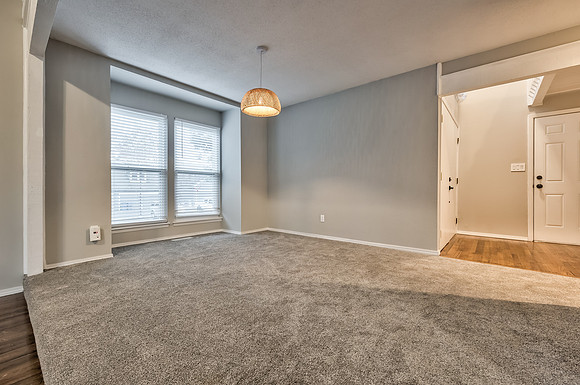 8190HalseySt-12