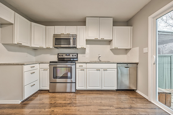 8190HalseySt-14