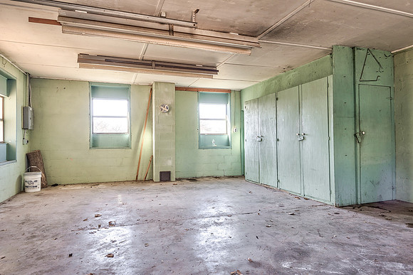 5220SloanAve-11