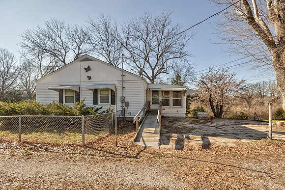 5220SloanAve-5