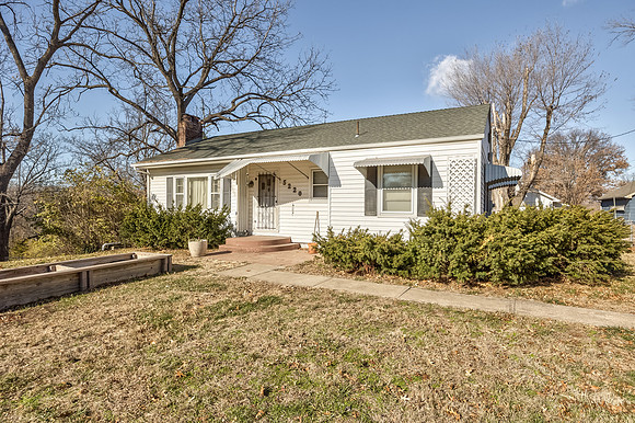 5220SloanAve-3