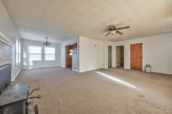 5220SloanAve-21