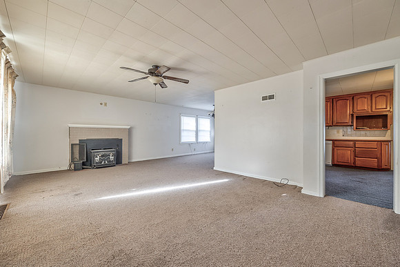 5220SloanAve-22