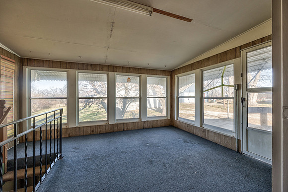 5220SloanAve-28