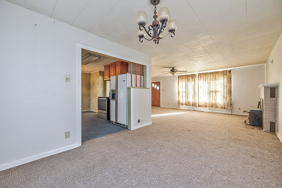 5220SloanAve-19