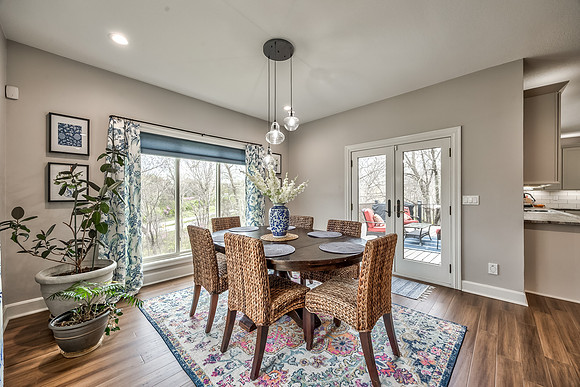 700WhiteOakLn-24