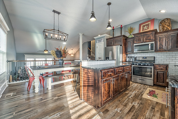 15617LakesideDr-12
