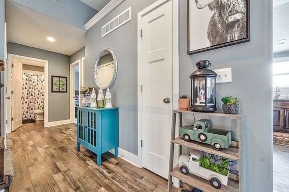 15617LakesideDr-16
