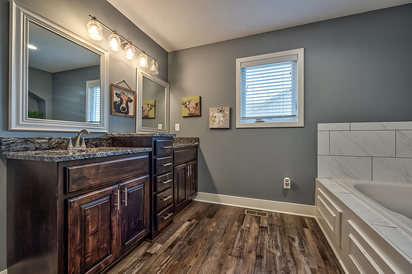 15617LakesideDr-23