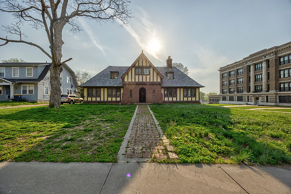 345VanBrunt-1