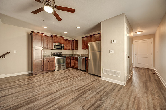 10542ClubhouseDr-8