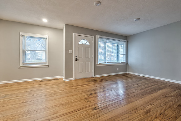 5042ClarkDr-5
