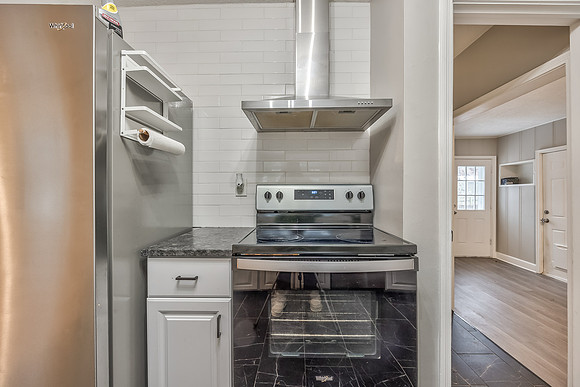 5042ClarkDr-11