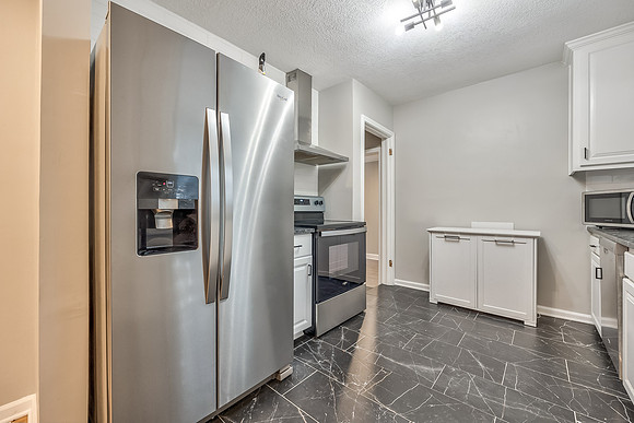 5042ClarkDr-9