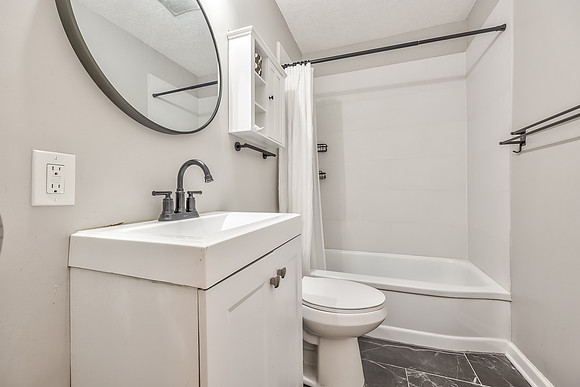 5042ClarkDr-18