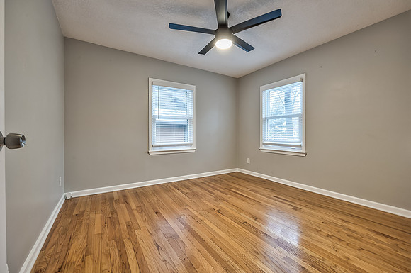 5042ClarkDr-17