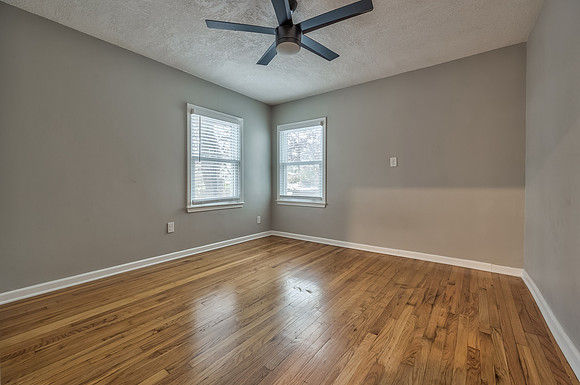 5042ClarkDr-19